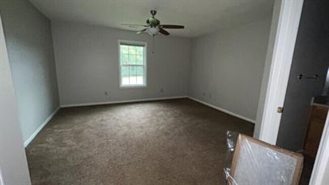 Photo - 44 Webb Ct NE