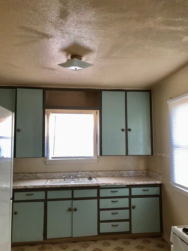 Photo - Cute 2 bed, 1 bath, 1 car garage in North Amarillo!