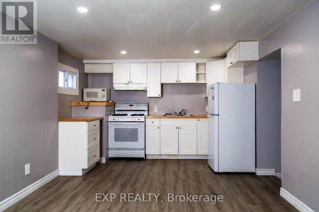 Photo - 106 South Street E
