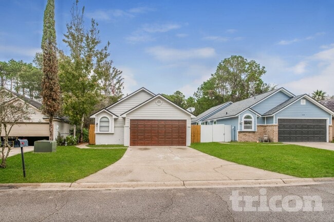 Building Photo - 1313 Independence Dr