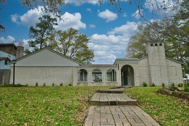 Photo - 202 Pine Branch Dr House
