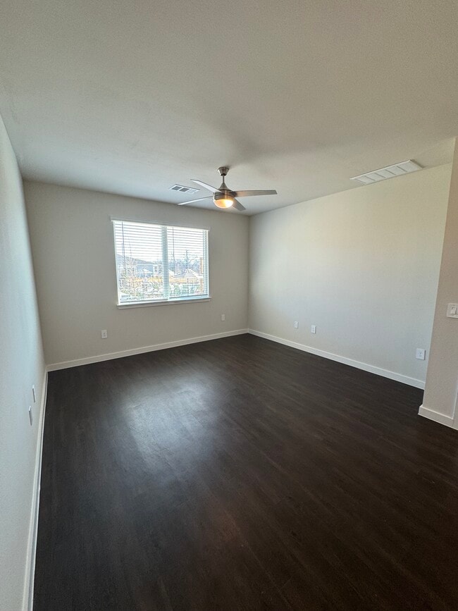 Photo - 361 Elevon Pkwy