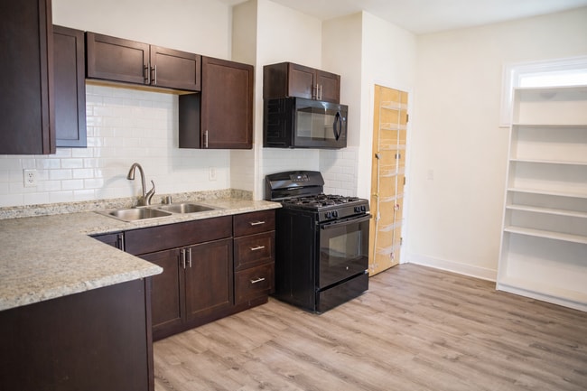 1146 14th Ave SE