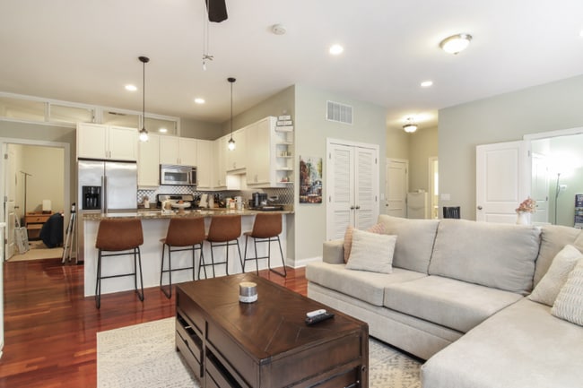 Photo - 4814 N Damen Ave Unit 201