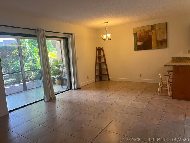 27 Matador Ln