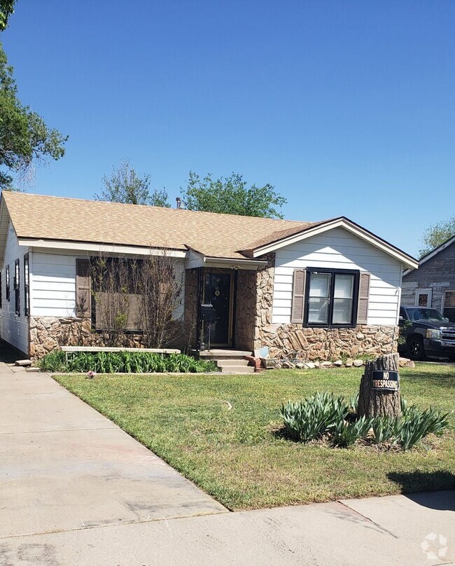 Building Photo - PCS OR HUD ACCEPTED!! Adorable 2 bed 1 bat... Rental