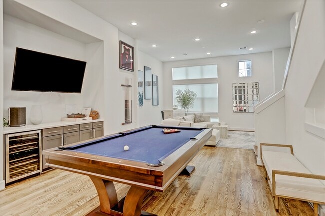 Photo - 1104 Ennis St