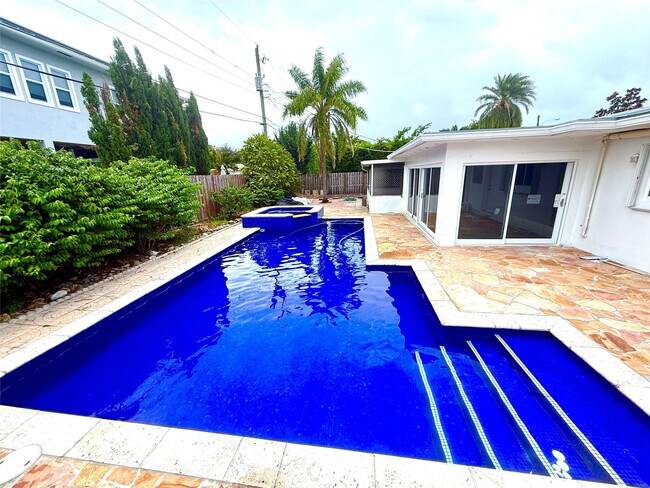 Photo - 2685 SE 5th St