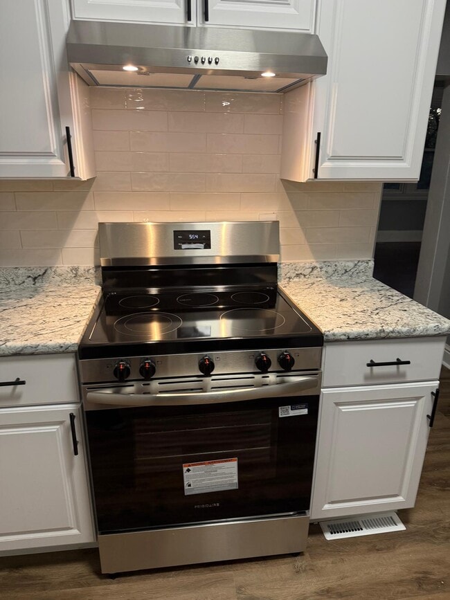 Photo - 8454 Plainfield Rd