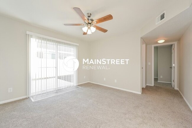 Photo - 3 Bedroom Pet-Friendly Home in Denver, CO with Main Street Renewal