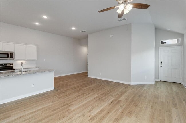 Photo - 775 Staglin St