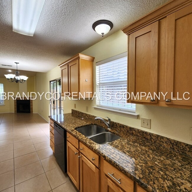 Photo - 1901 Dickens Dr