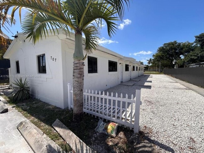 2 bedroom in Dania FL 33004 - 2 bedroom in Dania FL 33004 Condo