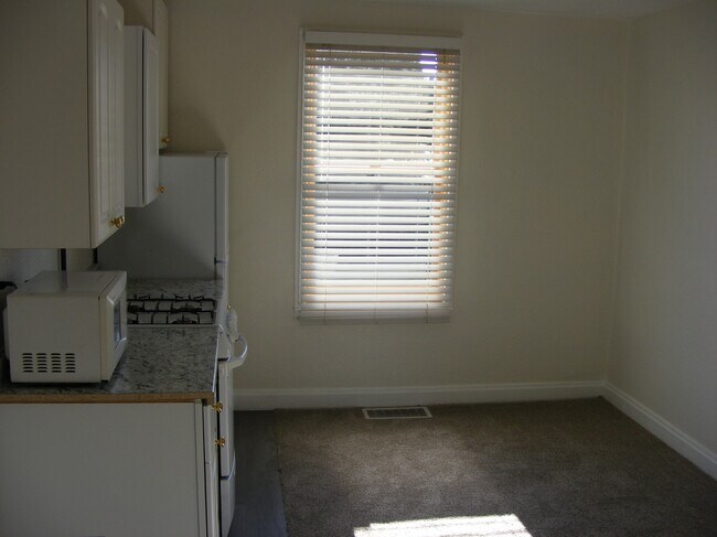 Photo - 115 N Park St Unit 8