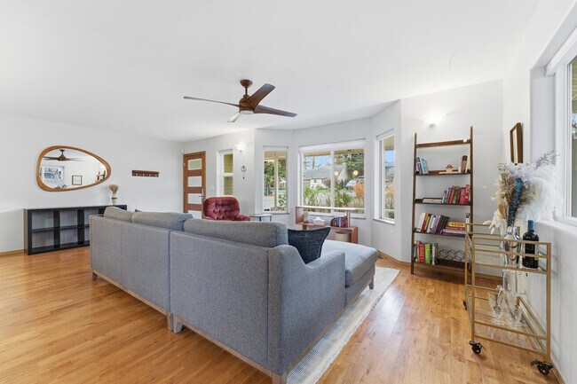 Photo - 5003 NE Mason St