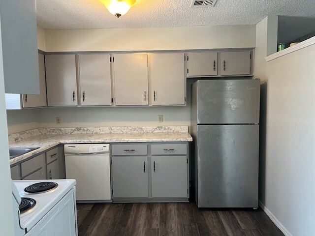 Photo - 1110 Hummingbird Ln
