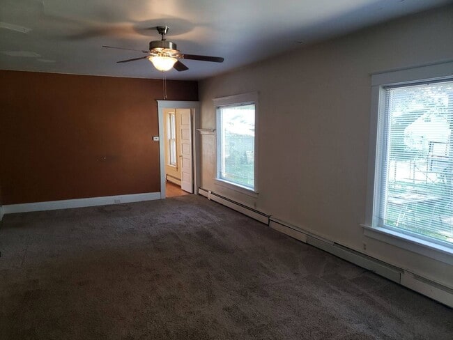 Photo - 815 Mcintosh St Unit Lower