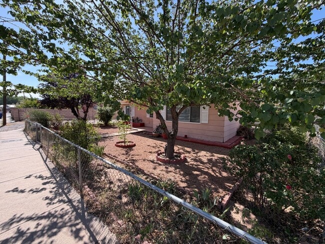 Photo - 3 Bedroom Single Story Home Available Near 12th St NW & Menaul Blvd NW!