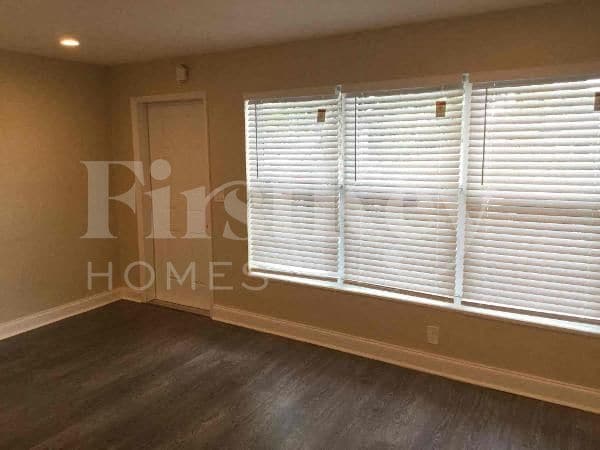 Photo - 2530 NE 9th Ave