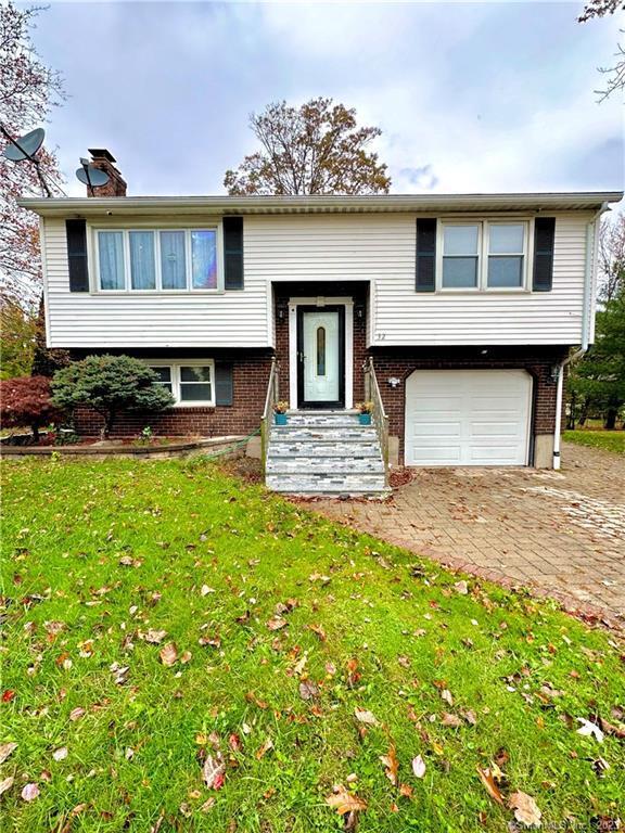 32 Divot Dr Rental For Rent in Meriden, CT