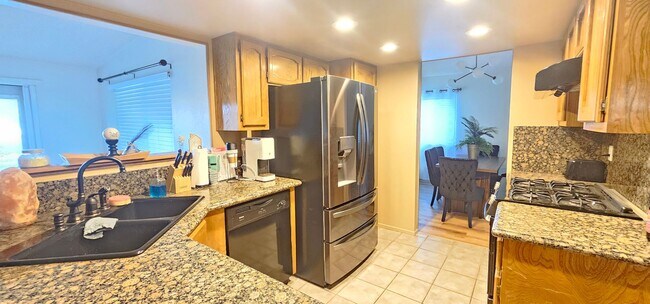 Photo - 946 Roosevelt St