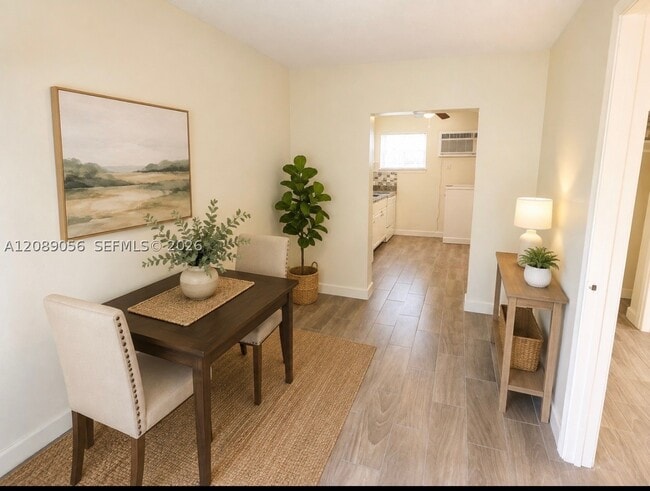 2930 NW 8th St Unit 2