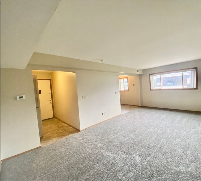 Photo - 2 Bedroom/1.5 Bathroom Apartment - Second ... Unit IVA24