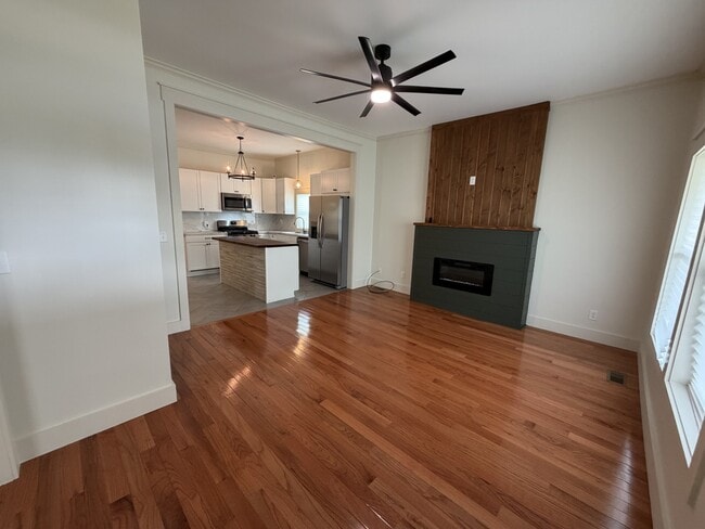 Photo - 710 Carson St