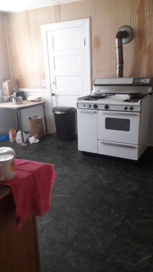 Kitchen - 15 Goulding St Apartment