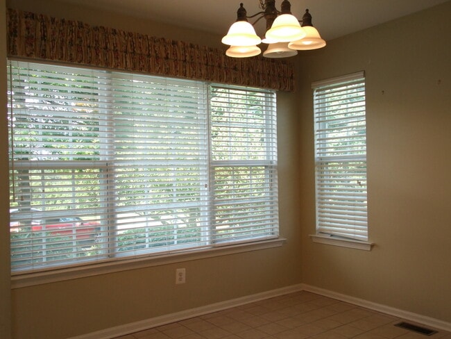 Photo - 12 Roxiticus Ct