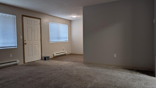 Photo - 926 N 95th St