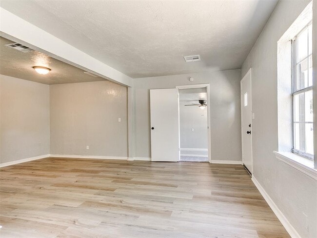 Photo - 3220 NE 14th Pl