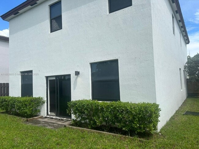 Photo - 20828 NE 2nd Ct