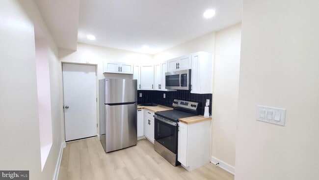 Photo - 1819 N Judson St