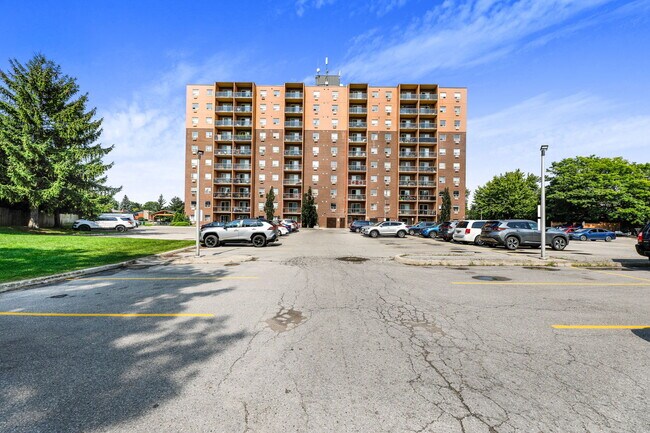 Photo - 104 Confederation Dr