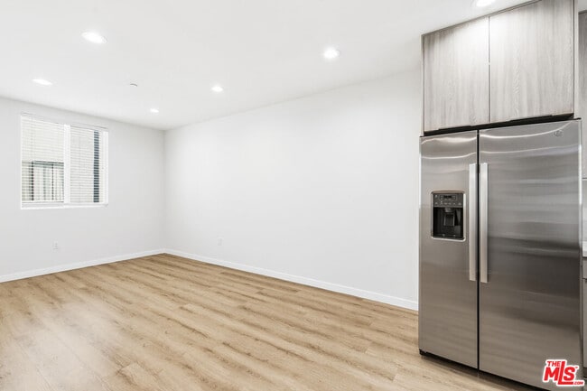 Photo - 8827 Van Nuys Blvd Unit 103