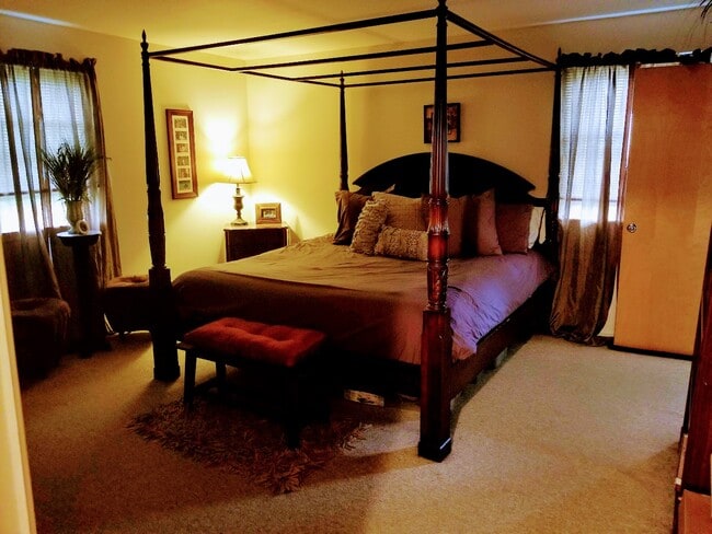 Photo - 21 Rosemont Ct Unit 21B Rosemont Ct