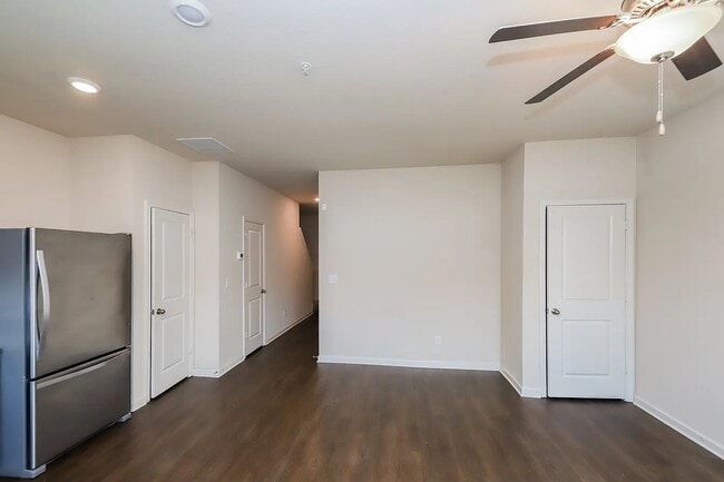 Photo - 1206 Highwood Ln