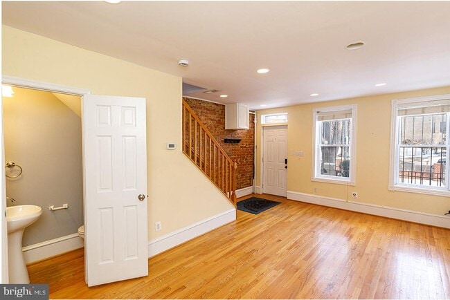 Photo - 809 Kentucky Ave SE