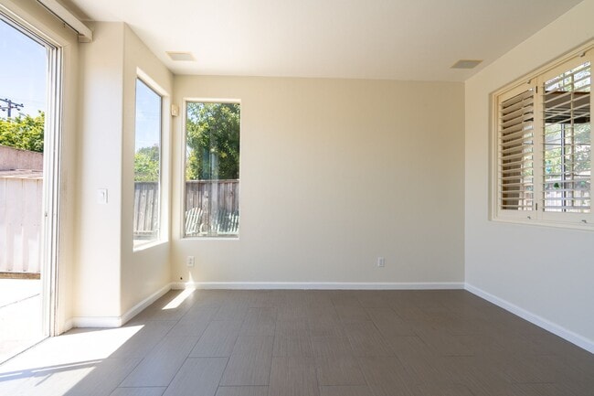 Photo - ***Exceptional 3BR/2.5BA Residence in Prime *** San Leandro Location