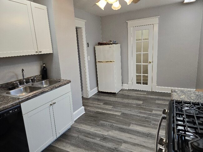 Photo - 1726 Union St Unit 2