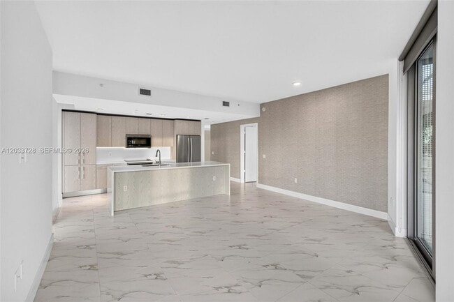 Photo - 2000 Metropica Wy Unit 203