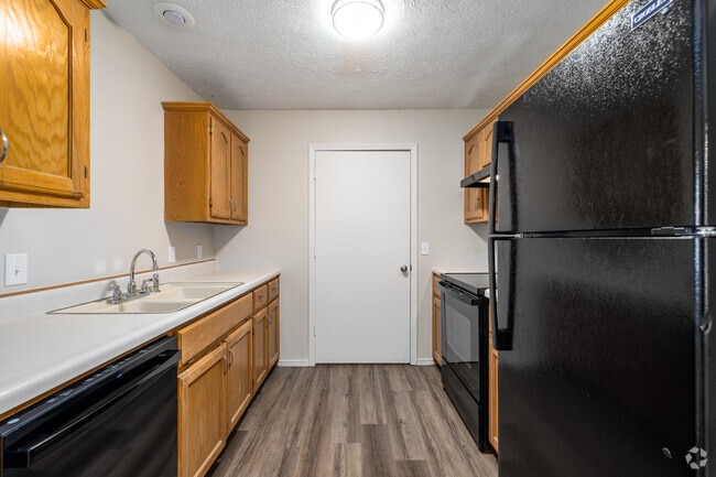 2BR, 1.5BA - Kitchen