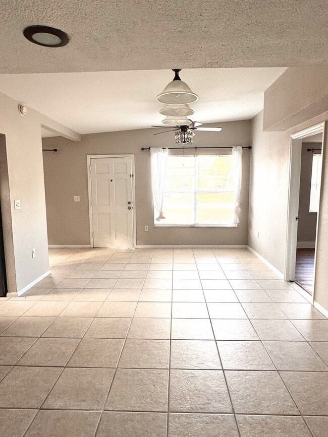 Photo - Charming 3-Bedroom Home in Seminole, FL - SECTION 8/HOUSING VOUCHER ACCEPTED!