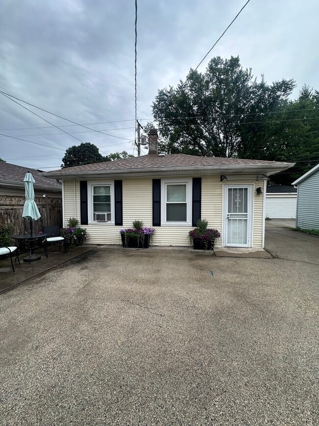 Photo - 144 Lathrop Ave House