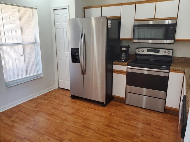 Photo - 1411 Sedgwick Dr