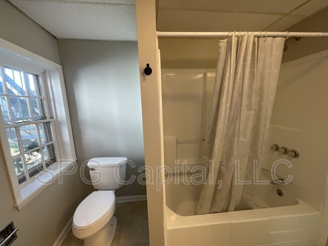 Photo - 255 Chambersburg St