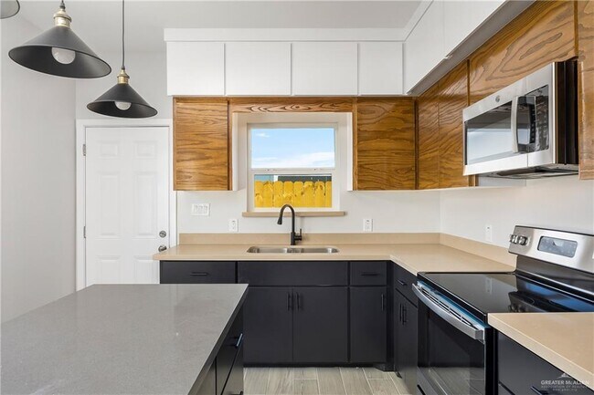 Photo - 11 Sugar Gdn Dr Unit 1