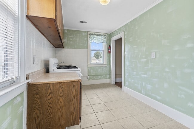 Photo - 152 Ford Ave