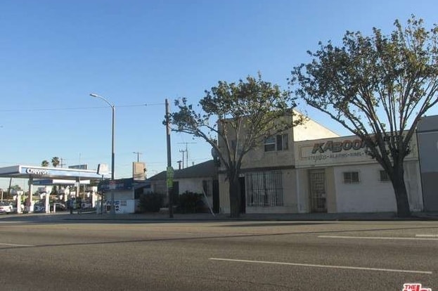 Building Photo - 1412 W Florence Ave